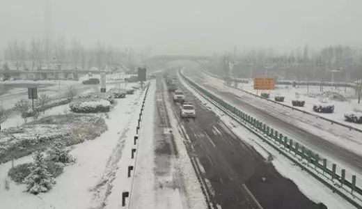 合肥降雪引发高速封闭，城市交通应对挑战与反思