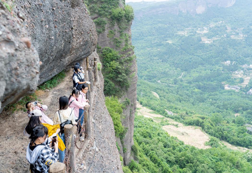 剑门关，历史与文化交融的蜀道之旅，背蜀道难免票