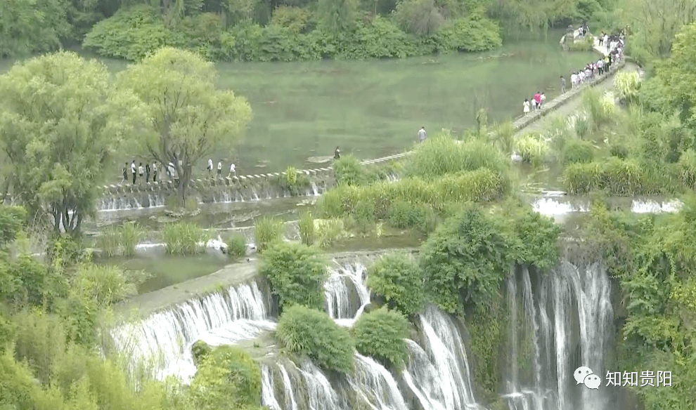 跨省旅游恢复与景区接待能力提升，旅游业复苏在望