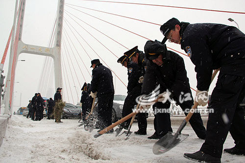 多地启动冬季防寒工作，确保市民生活无忧